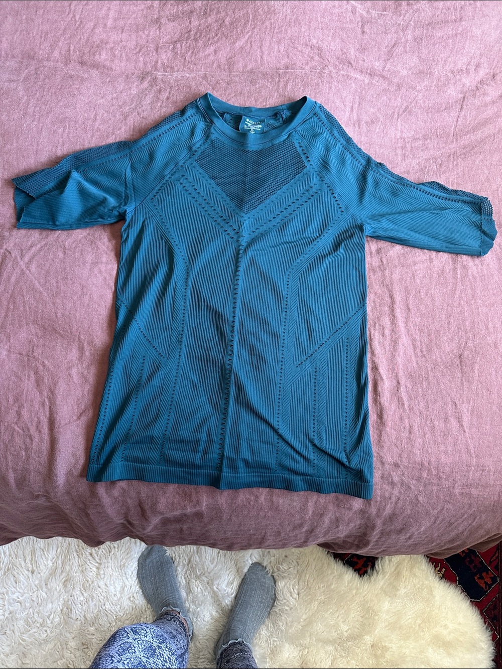 Athleta Bright Teal Short-Sleeve, elbow length Workout Top.. cool cut out detail